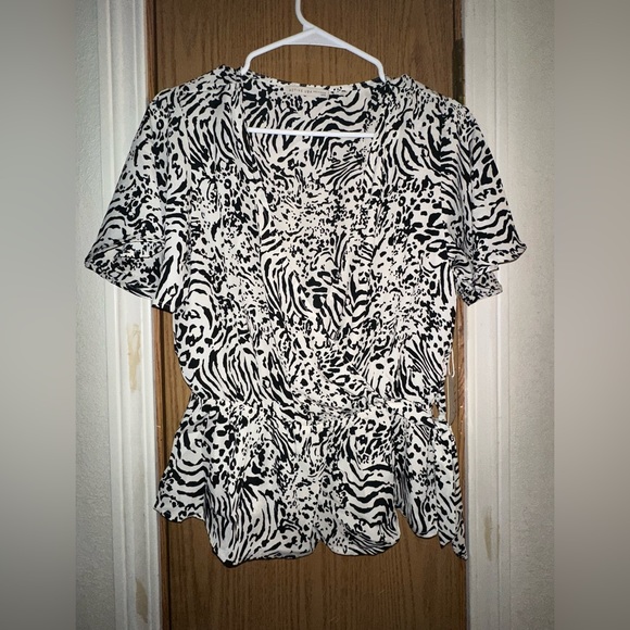 Nwt active usa zebra print top - Picture 2 of 7